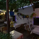 Antikhan بيت ضيافة Ayvalı