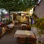 Antikhan بيت ضيافة